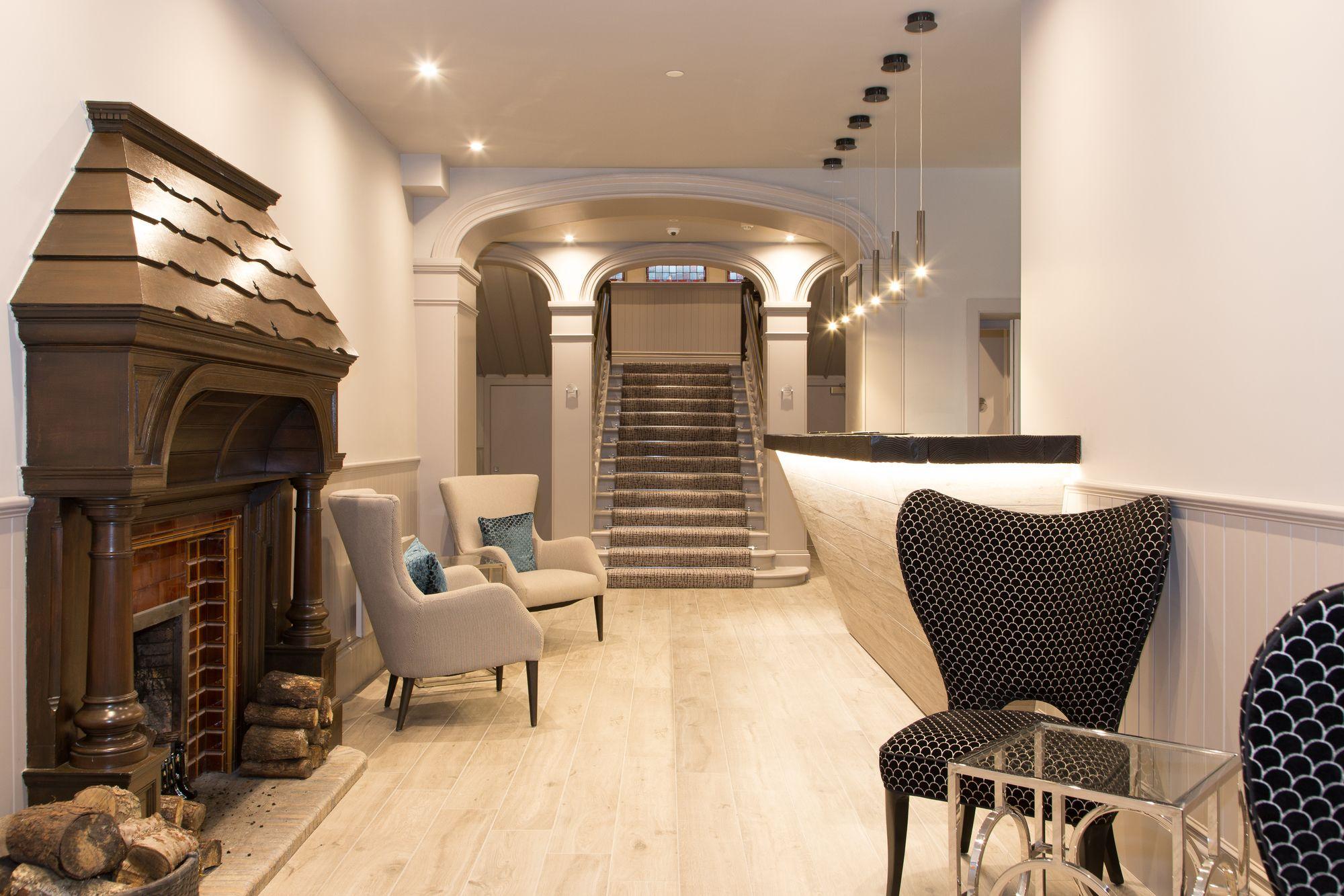Vista Lobby Dunalastair Hotel Suites