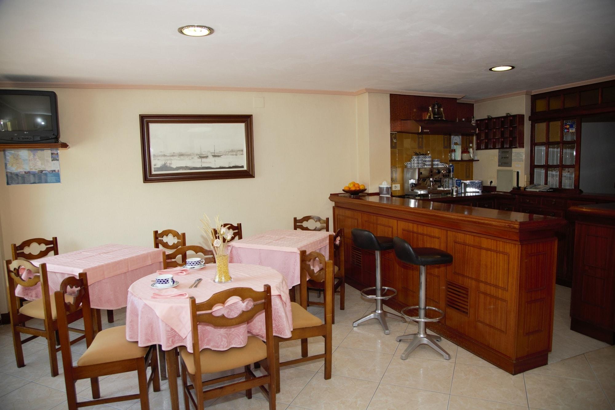 Bar/Salón Hotel Dolusa