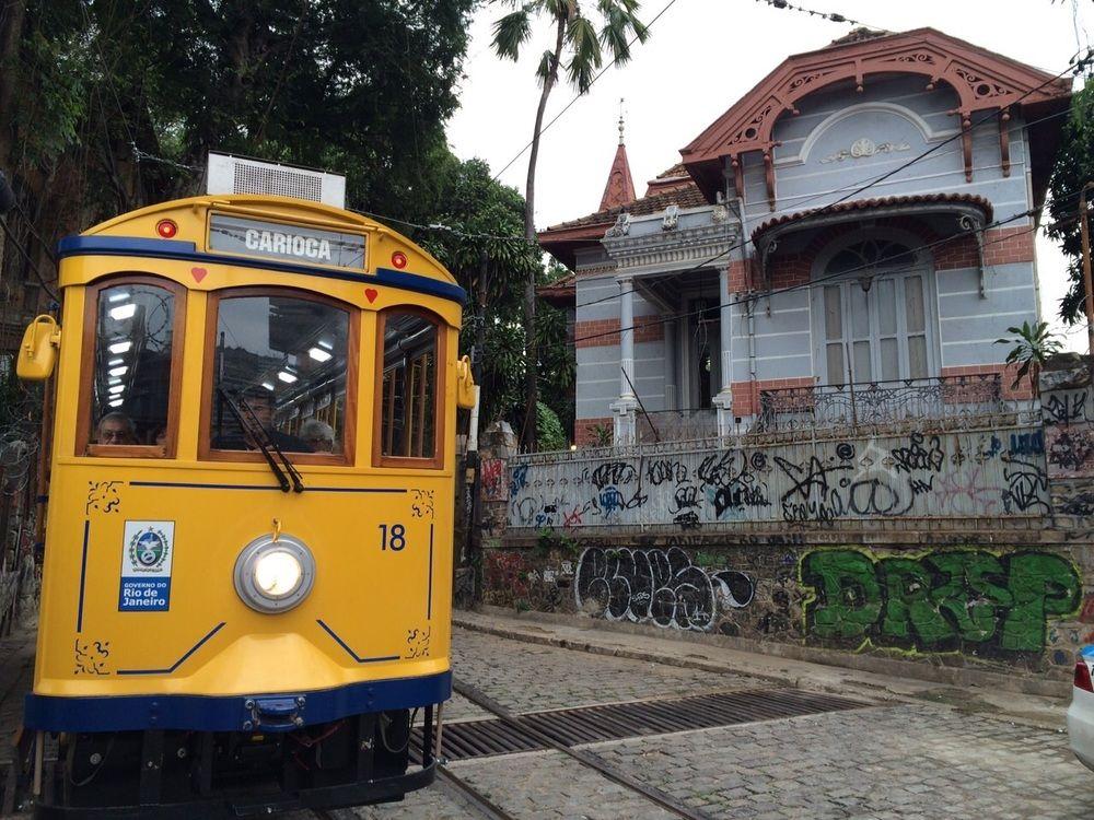 Varios Alto Lapa House
