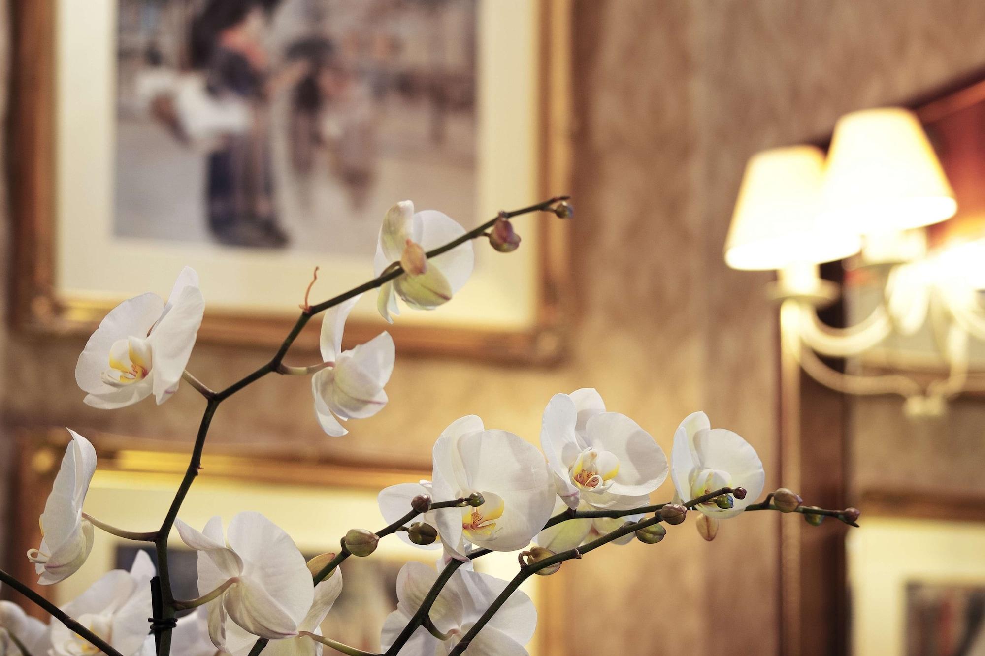Vista Lobby Berjaya Eden Park London Hotel