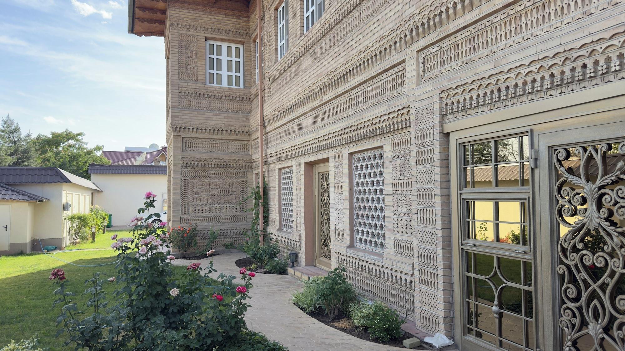 Vista Exterior Ikat Villa