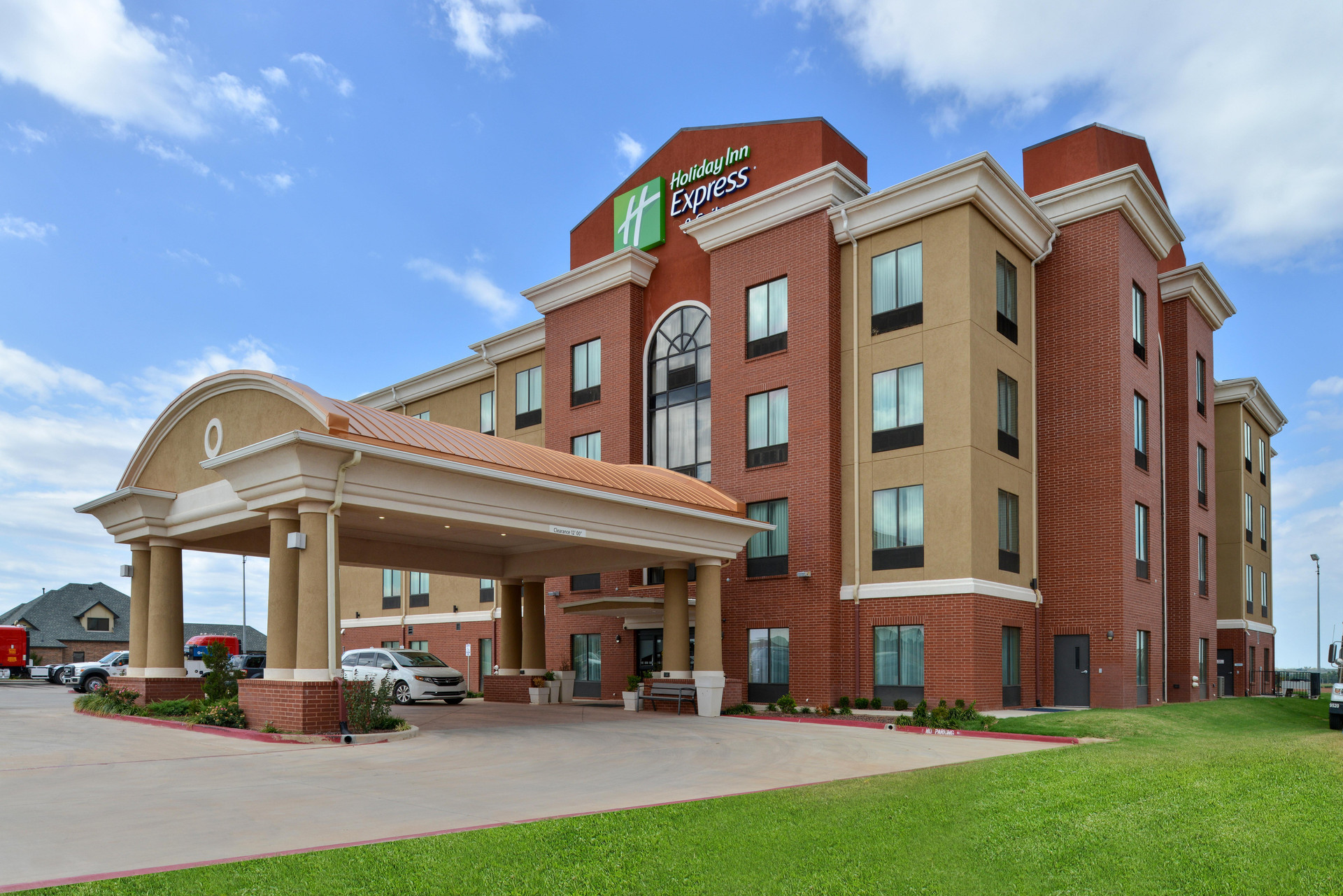Vista Exterior Holiday Inn Express & Suites Alva