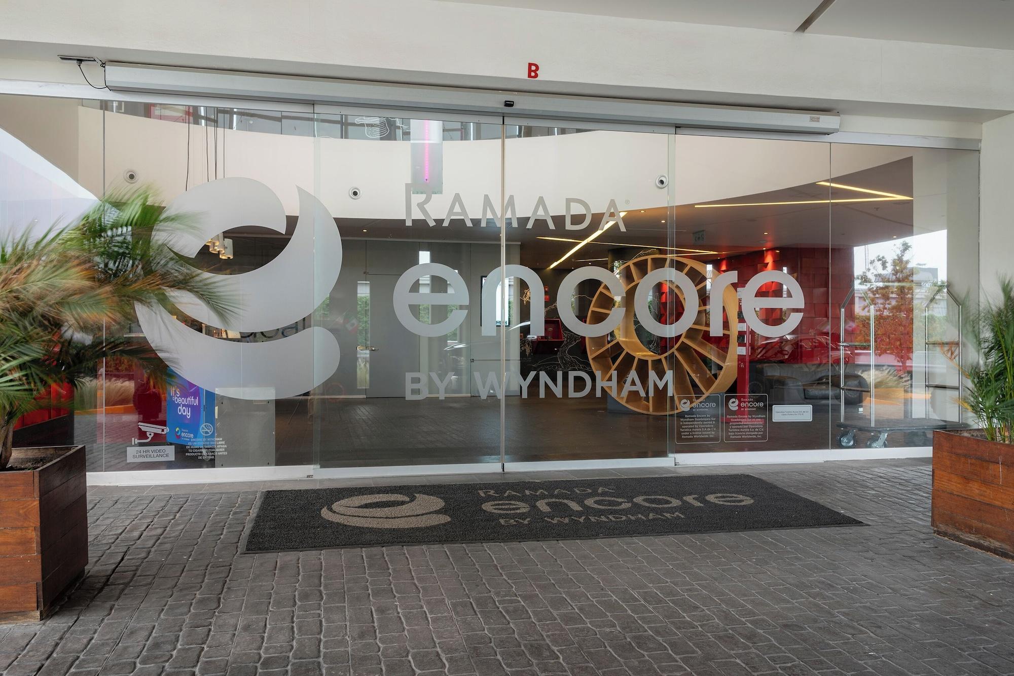 Vista Lobby Ramada Encore by Wyndham Guadalajara Sur
