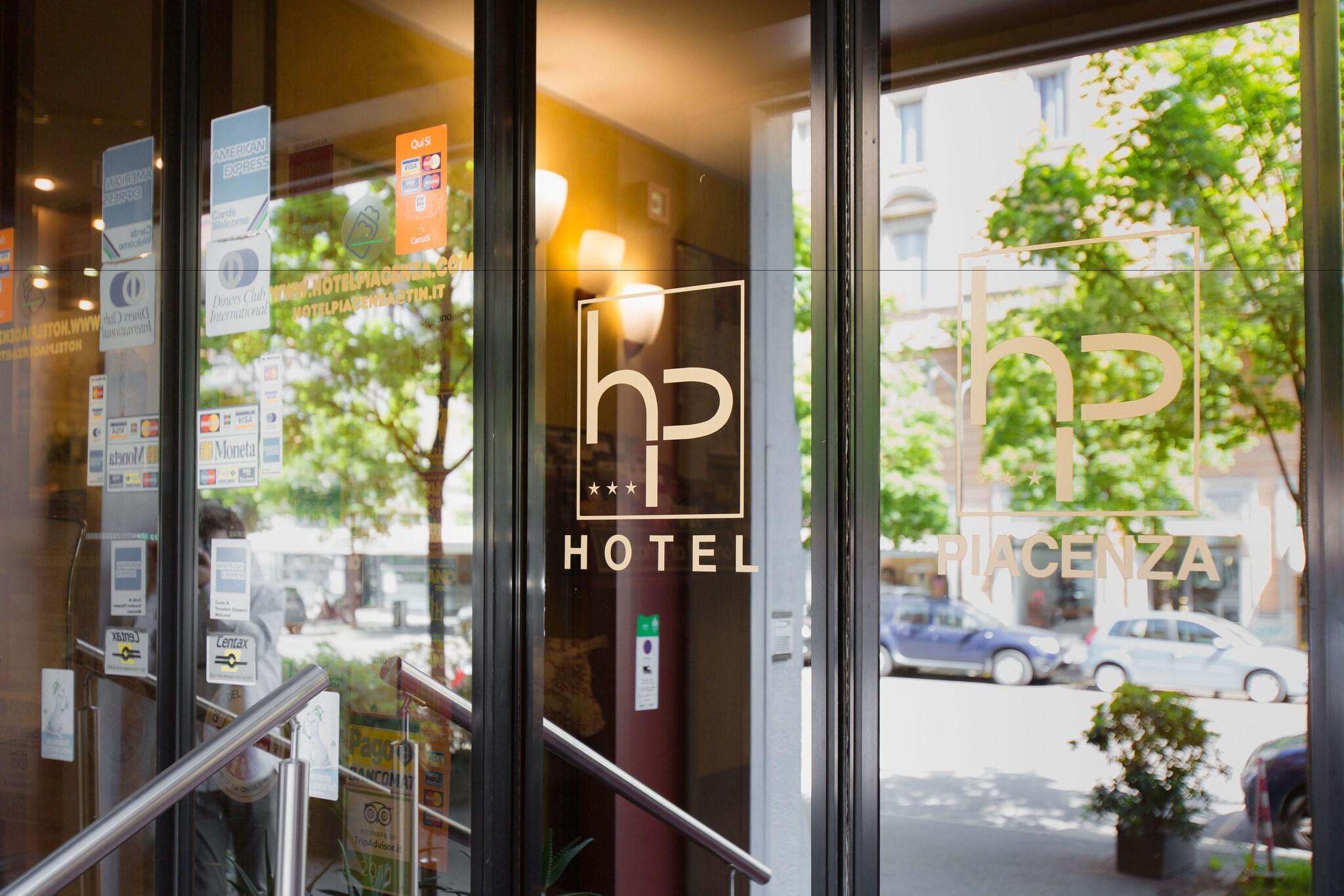 Vista Lobby Hotel Piacenza
