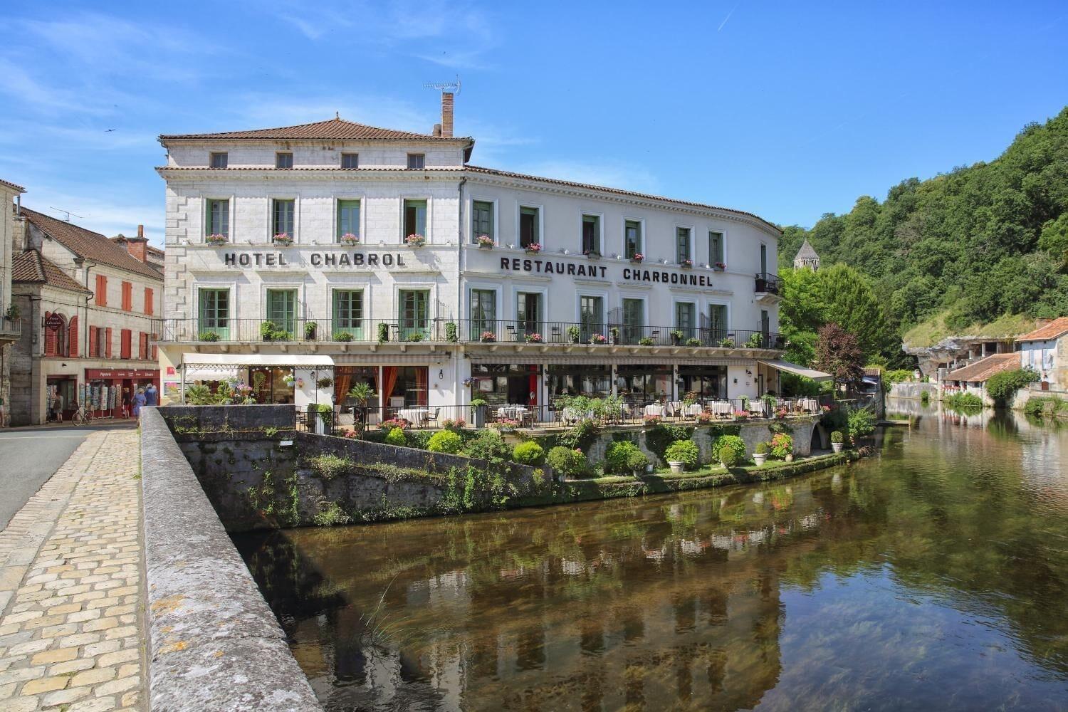 Varios Hotel Restaurant Charbonnel