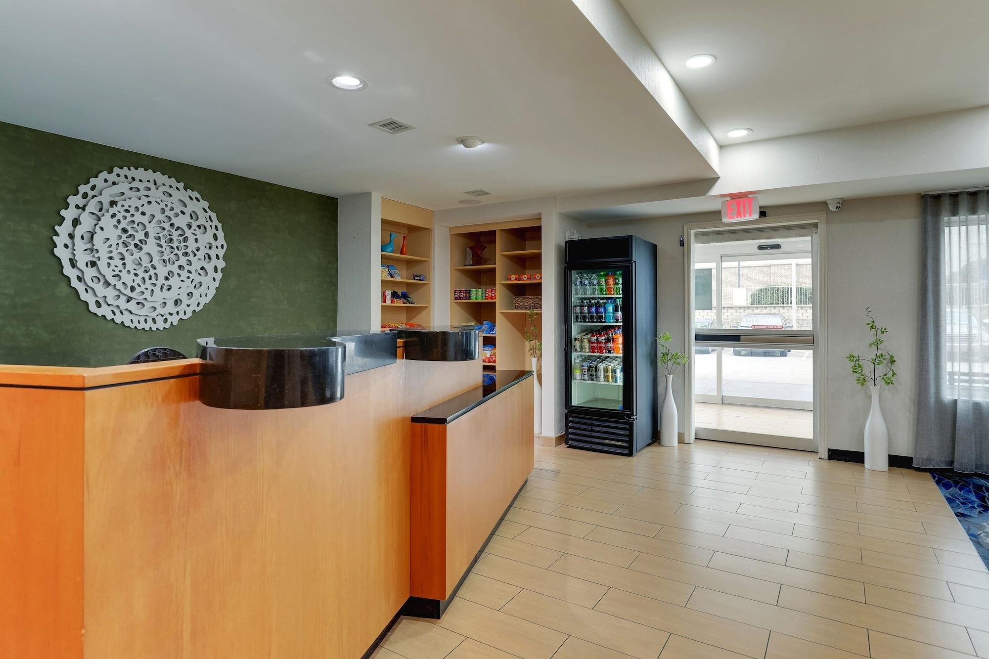 Vista Lobby Fairfield Inn & Suites Fort Worth I-30 West near NAS JRB
