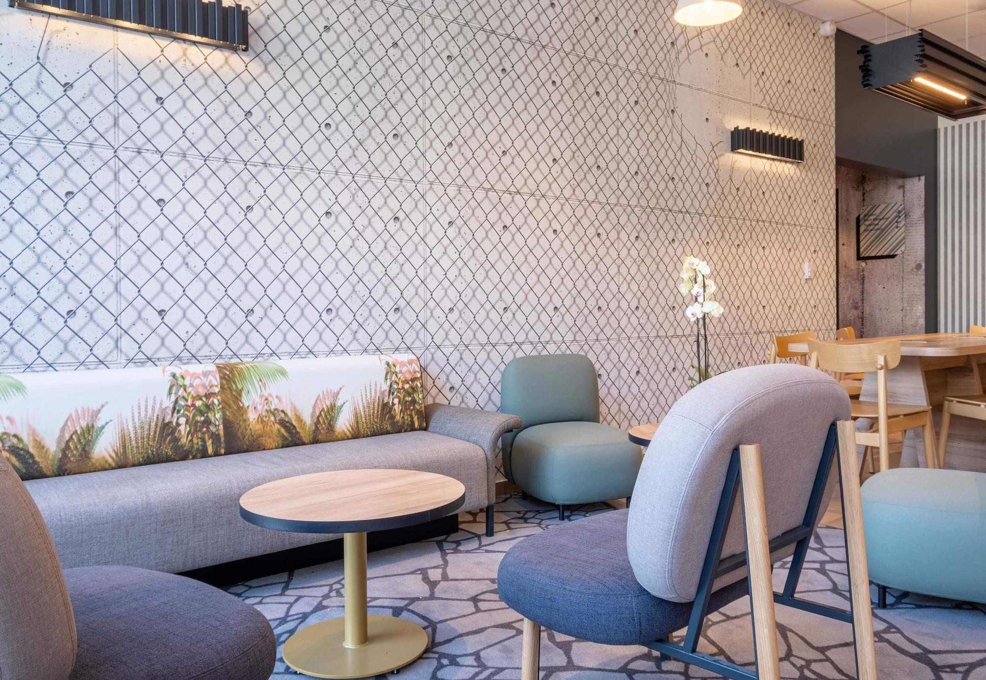 Vista Lobby B&B HOTEL Cluses Sud