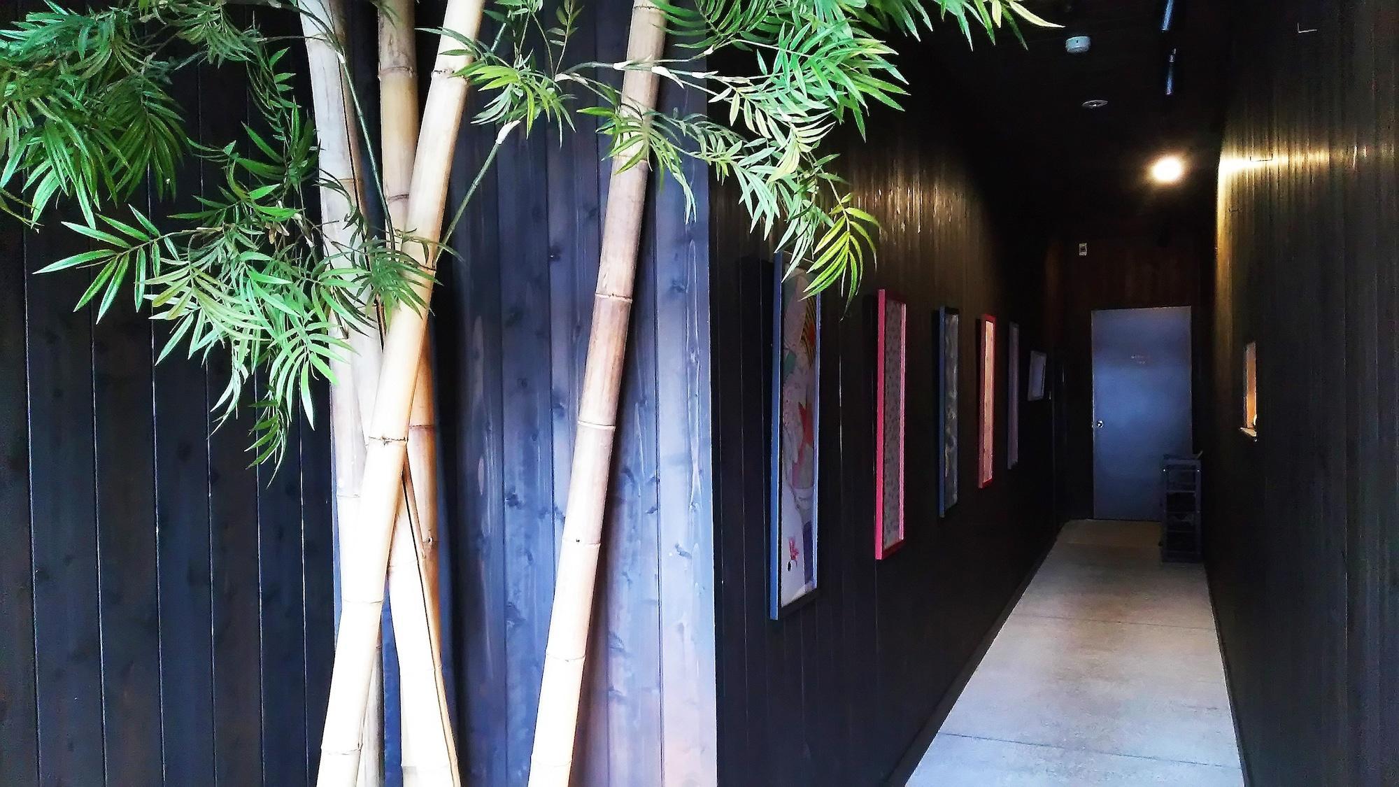 Vista Lobby Rickshaw Inn