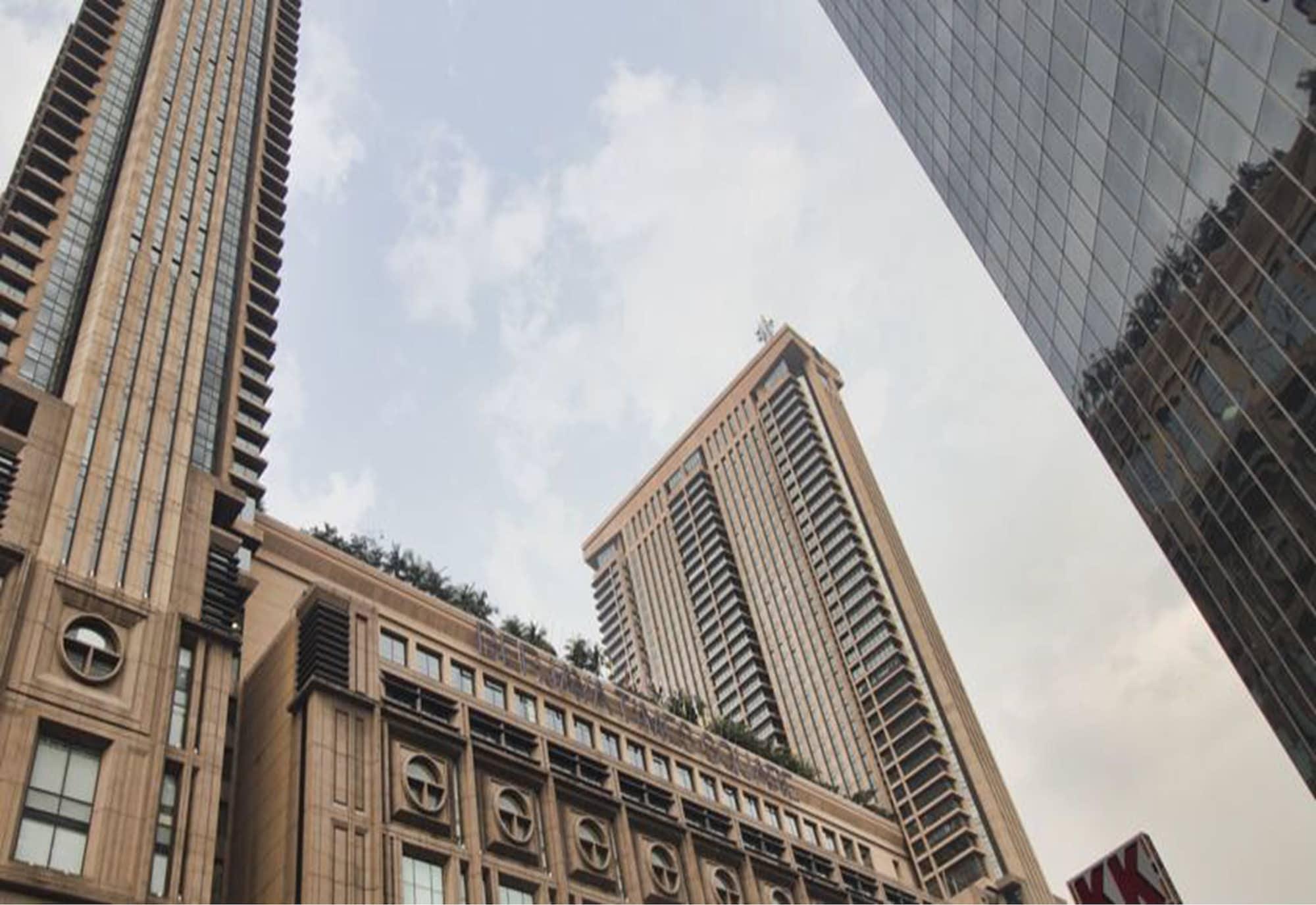 Vista Exterior Queens Service Suite at Times Square