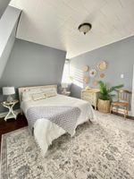 Alquiler Vacacional - Cosy, quiet butterscotch apartment on Doane with hot tub