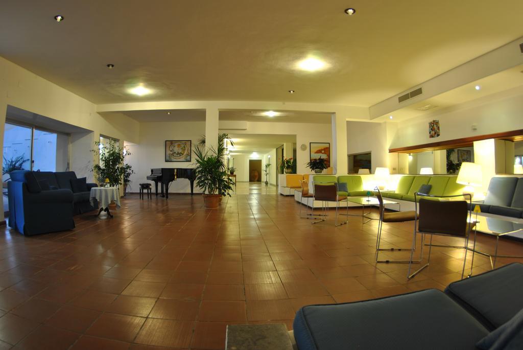 Vista Lobby Grand Hotel San Pietro