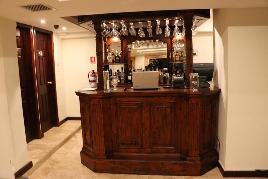 Bar/Salón Hotel Genessis