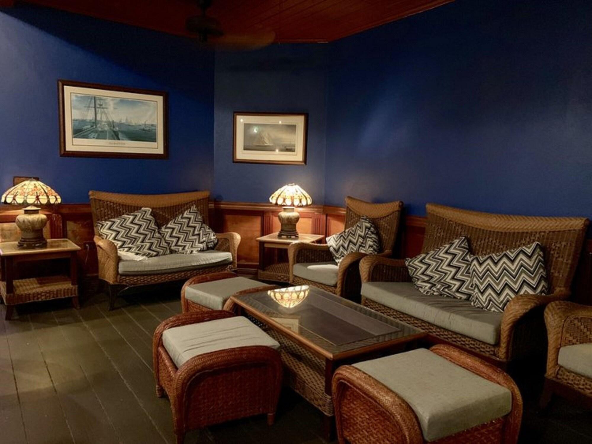 Vista Lobby Leverick Bay Resort and Marina