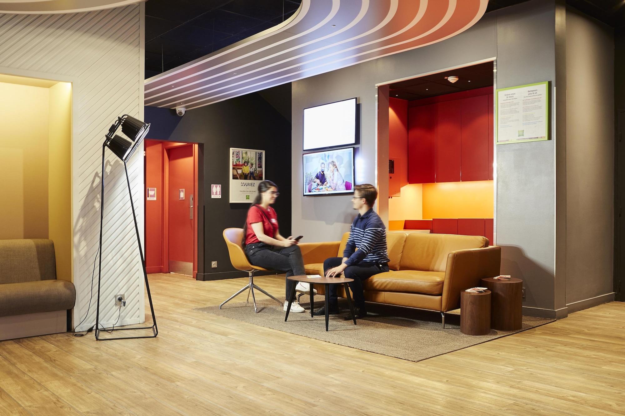 Vista Lobby ibis Styles Paris Massena Olympiades