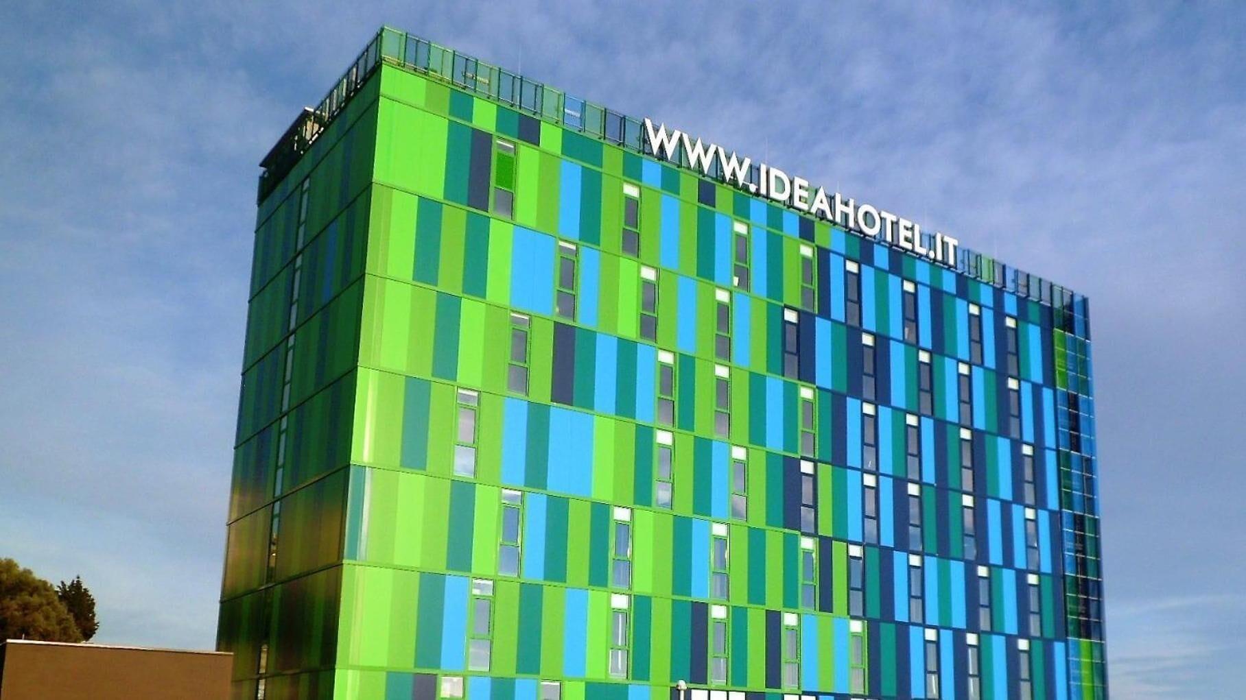 Vista Exterior Idea Hotel Plus Savona