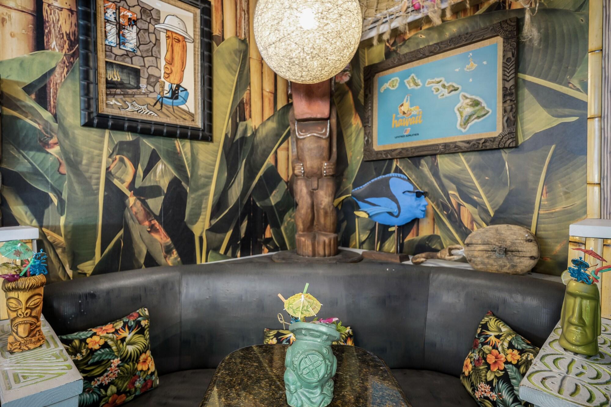 Restaurant Caliente Tropics Hotel