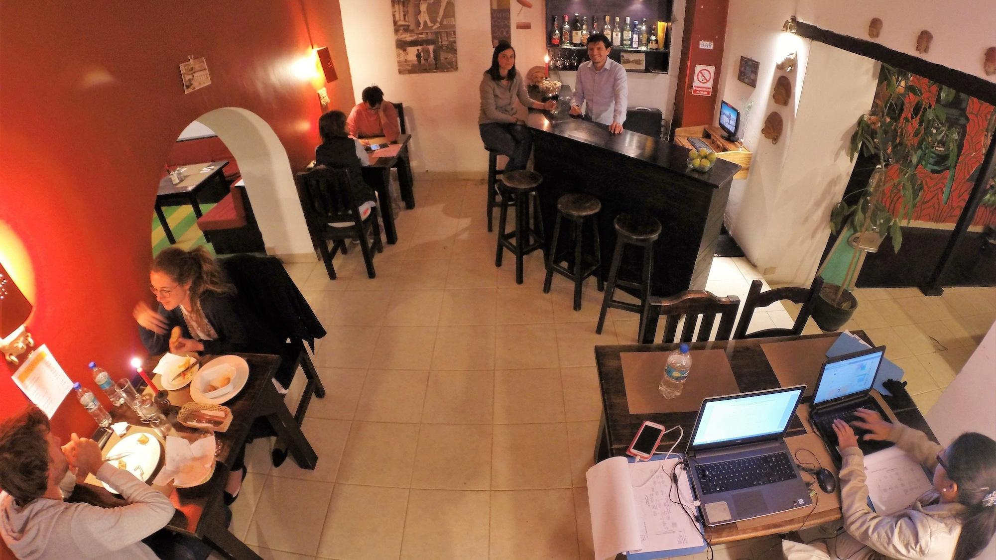 Bar/Salón L'AUBERGE INN - Hostel