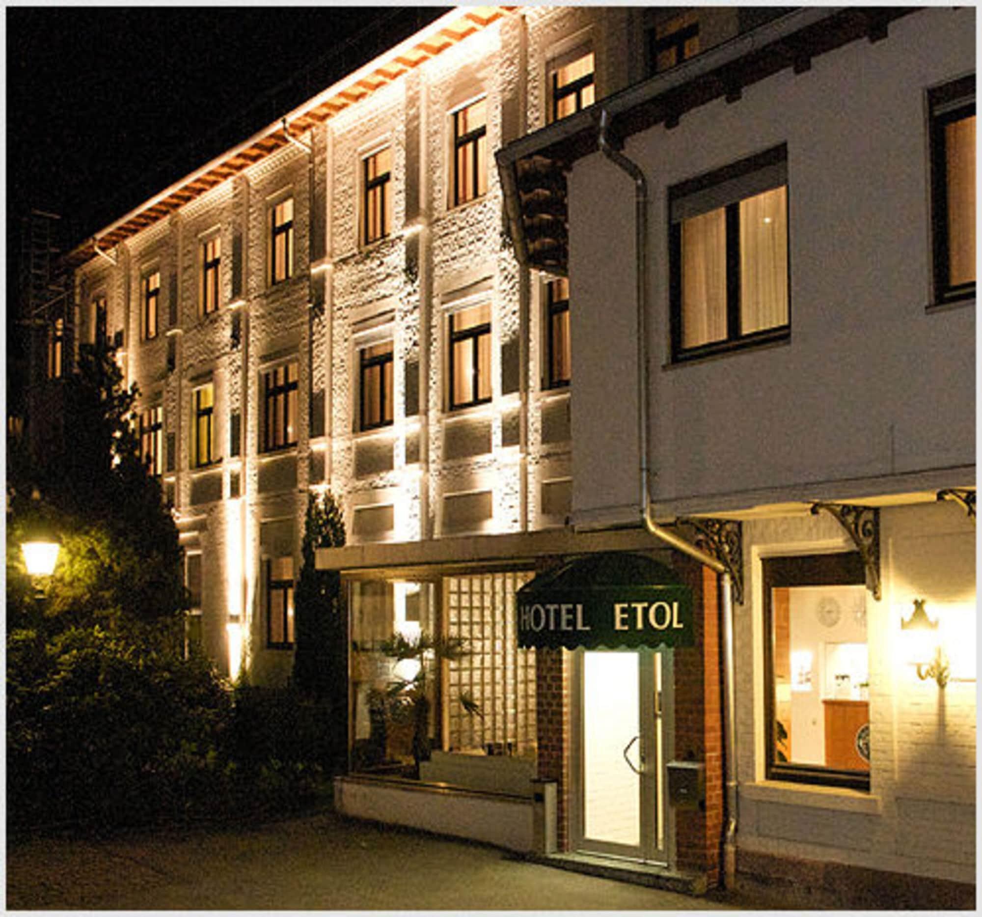 Varios Hotel Etol