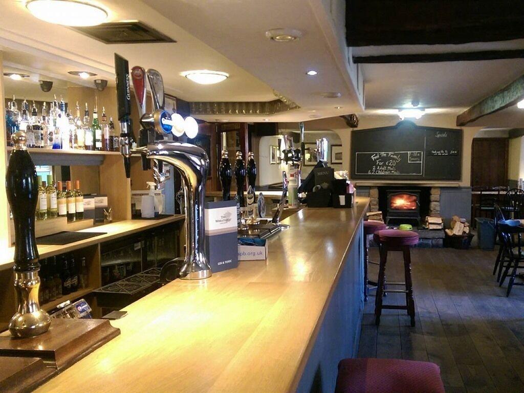 Bar/Salón Wheatsheaf