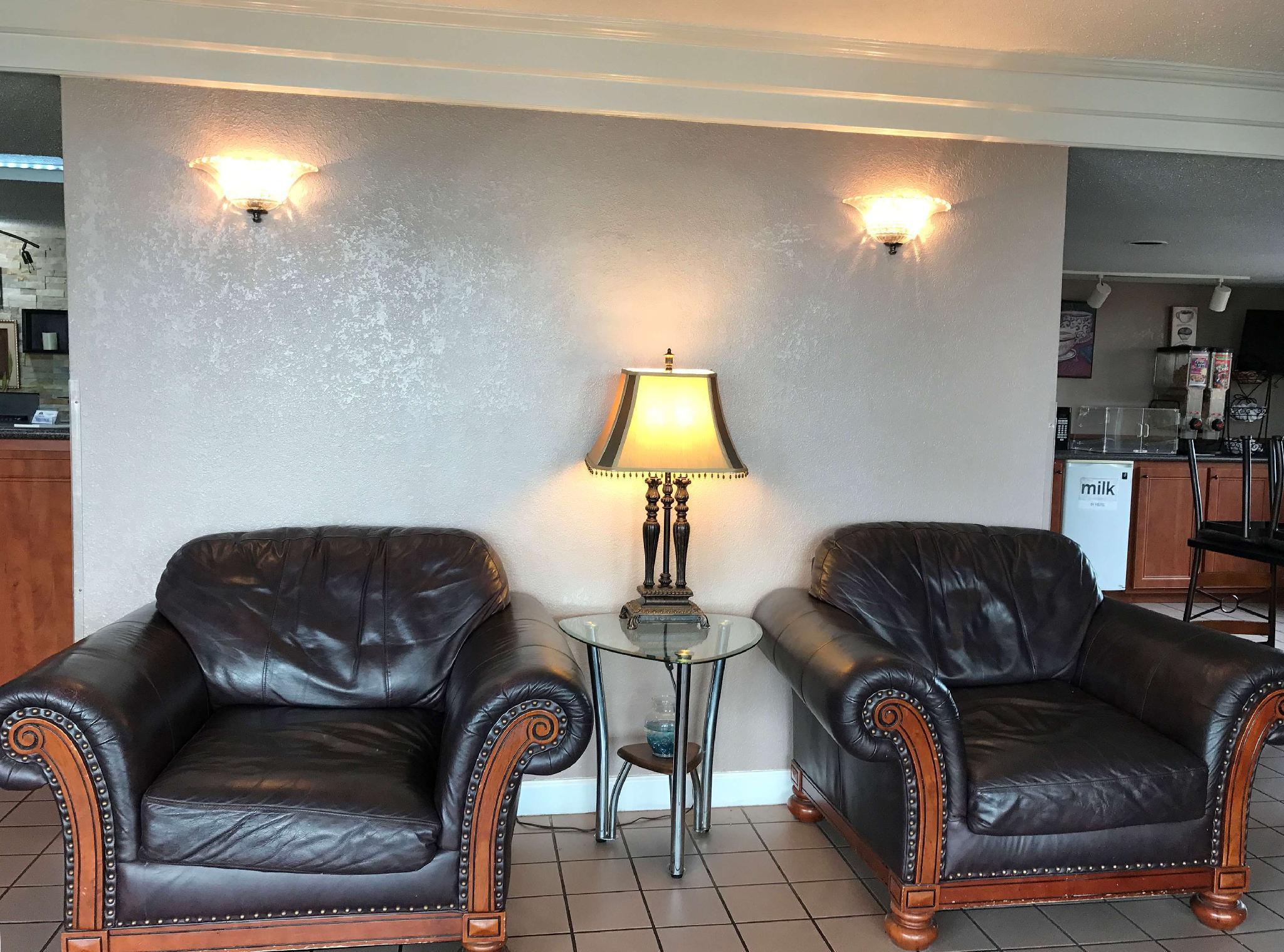 Vista Lobby Americas Best Value Inn Mount Vernon