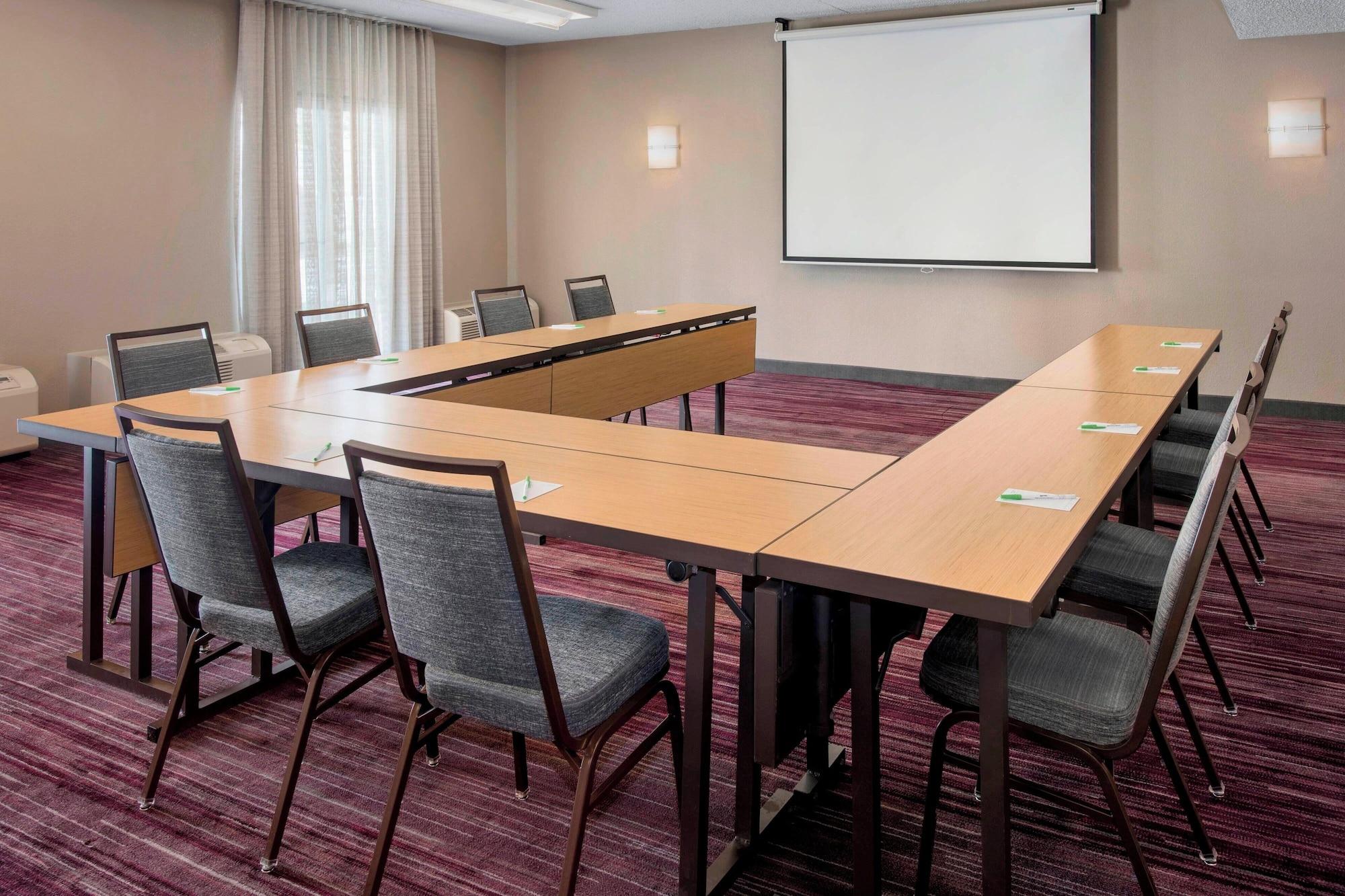 Sala de Reuniones Courtyard by Marriott Newark Liberty International Airport