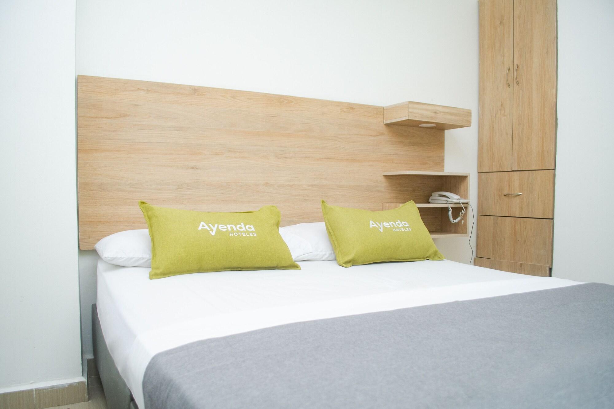 Varios Hotel Piscina Real