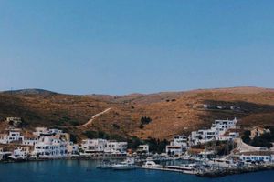Alquiler Vacacional - Theis Seafront Retreat - Loutra Seaview Bliss