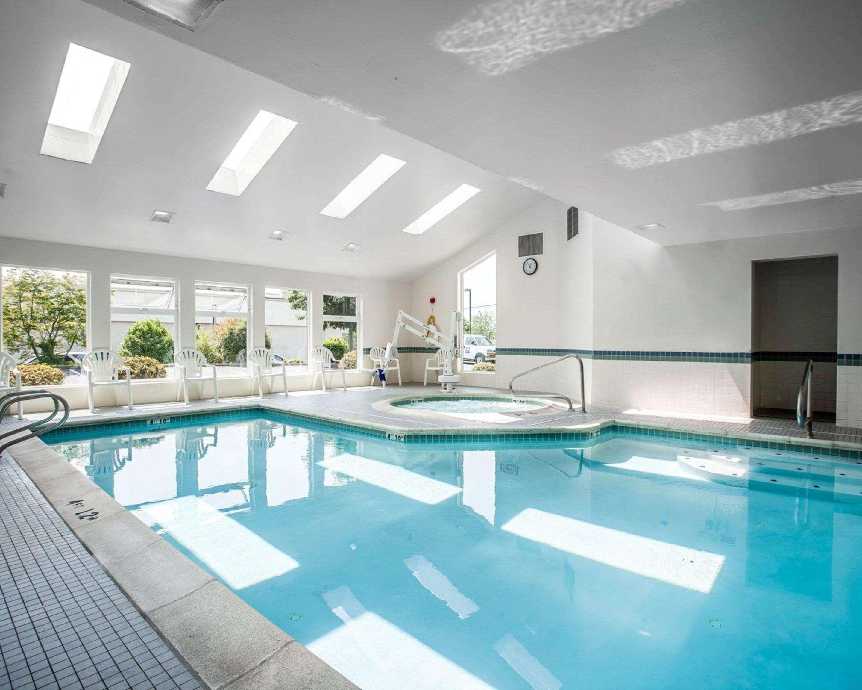 Vista Piscina Comfort Inn Bellingham