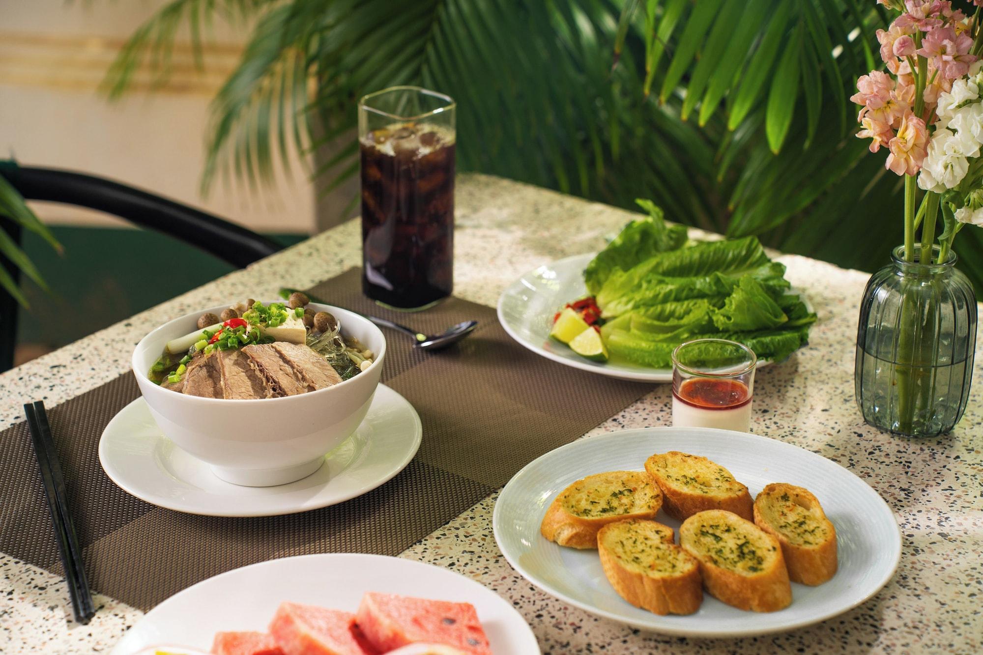 Restaurant T-Ritz Saigon Hotel & Apartment