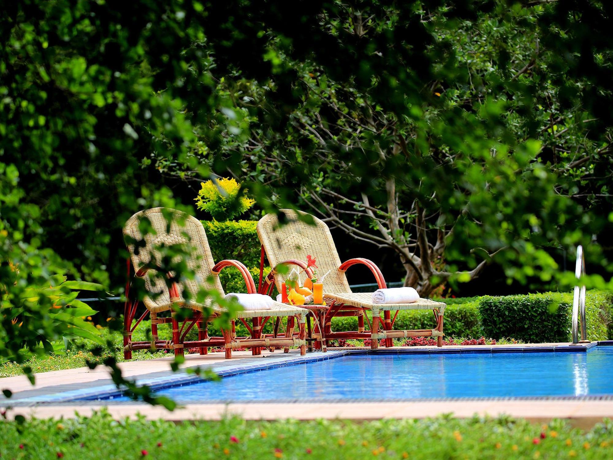 Vista Piscina Governor's Gangula