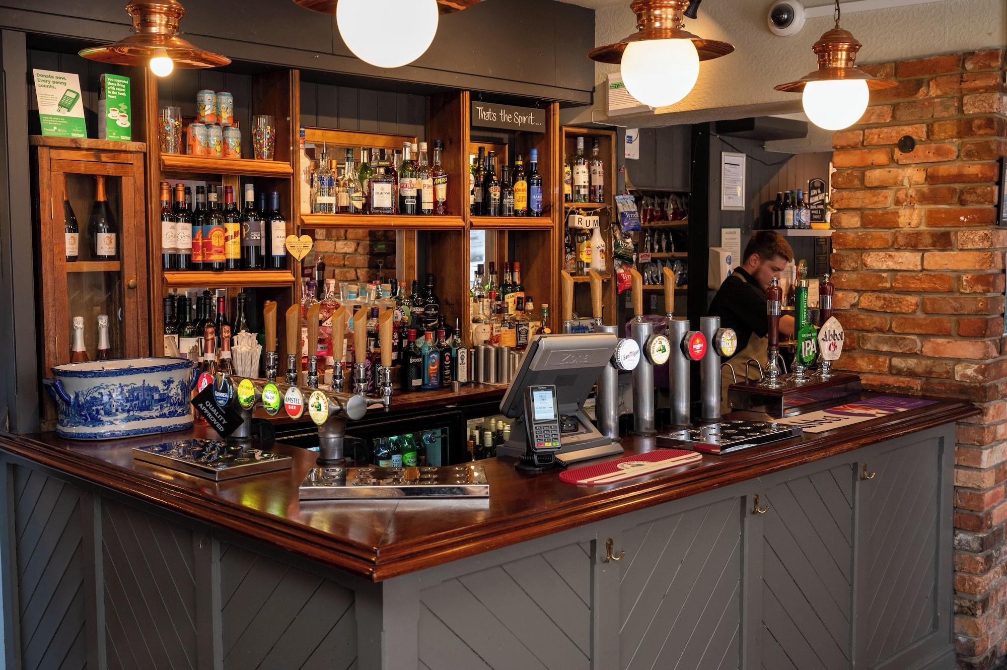Bar/Salón Antelope Hotel by Greene King Inns