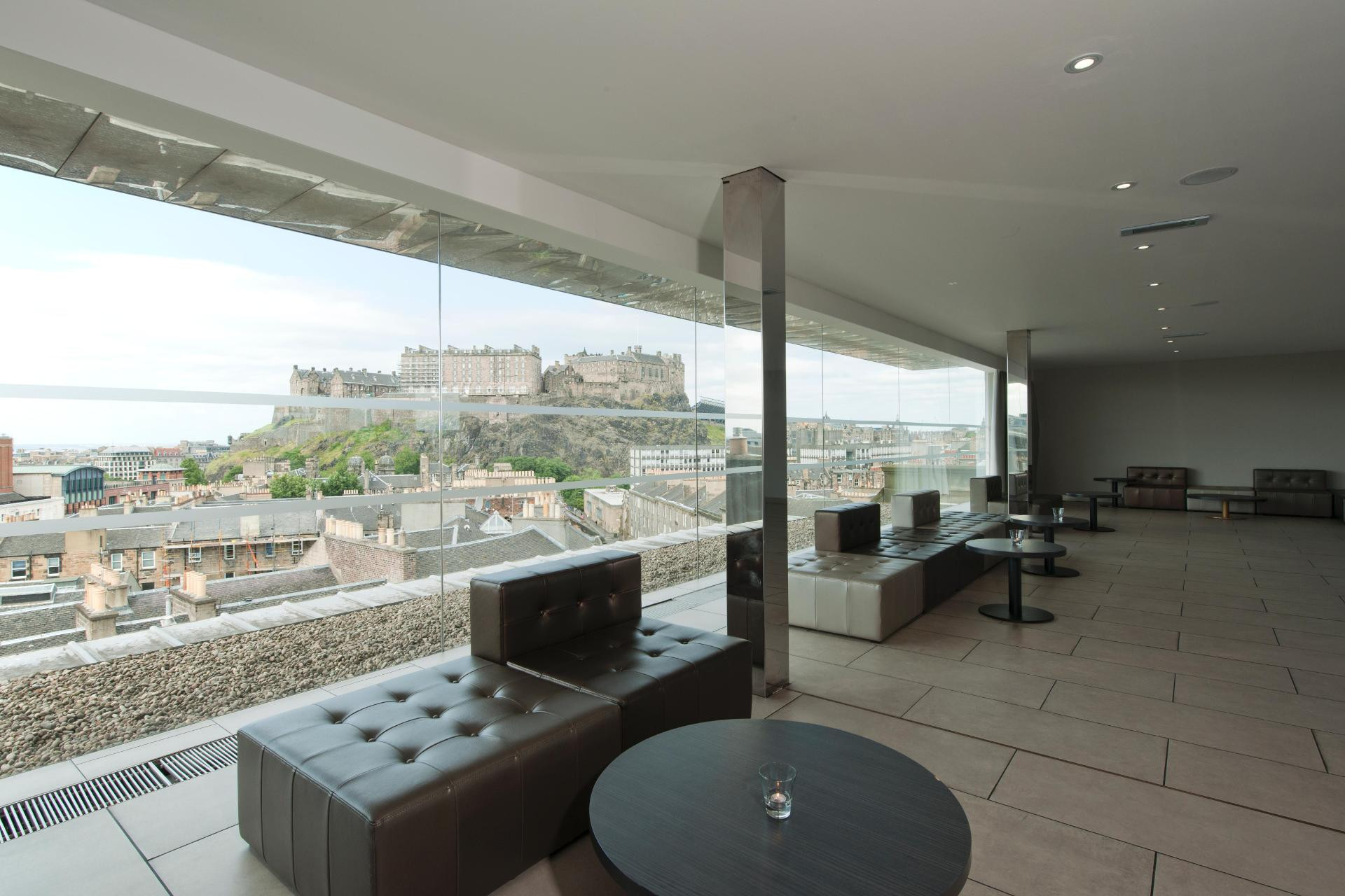 Vista Exterior DoubleTree by Hilton Edinburgh City Centre