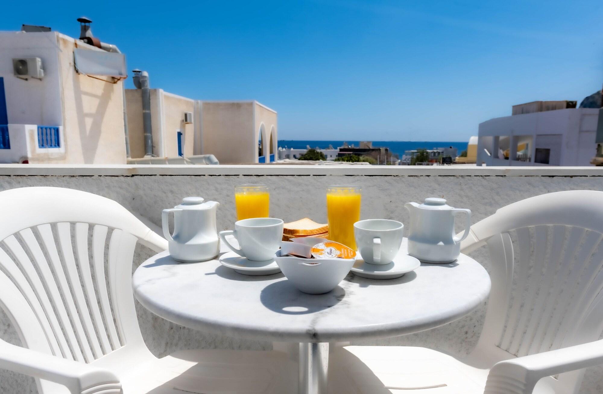 Vista Exterior Join Us Low Cost Rooms