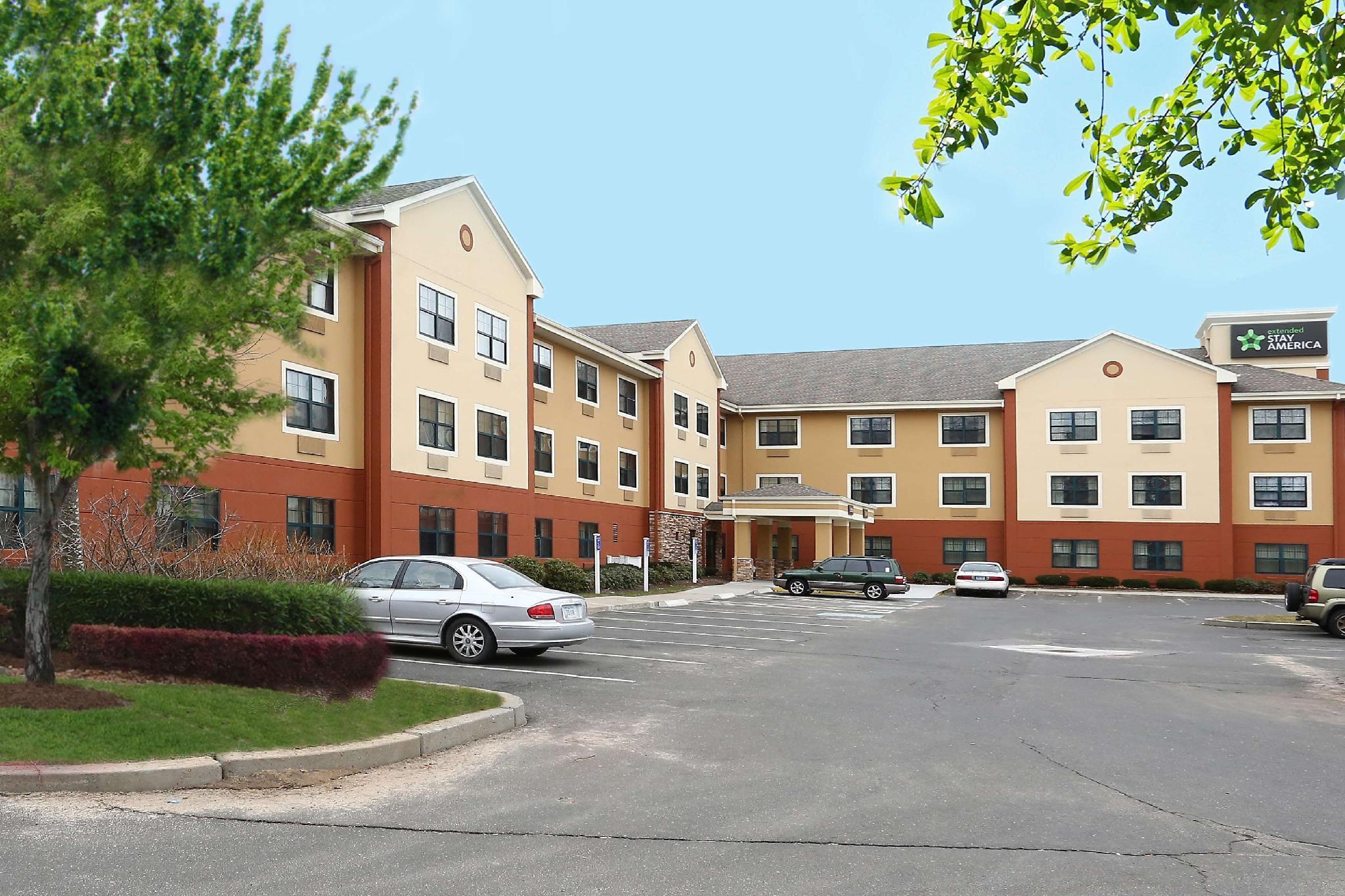 Vista Exterior Extended Stay America Select Suites Hartford Manchester