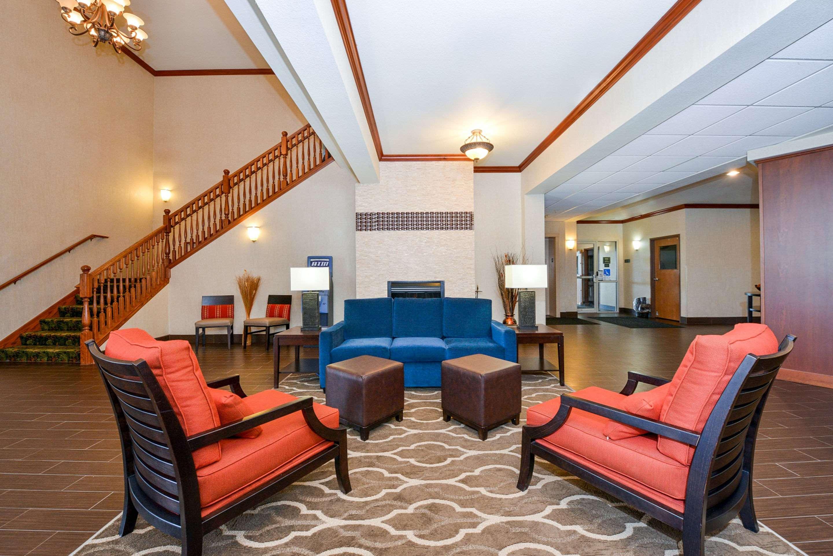 Vista Lobby Comfort Inn & Suites Madison North