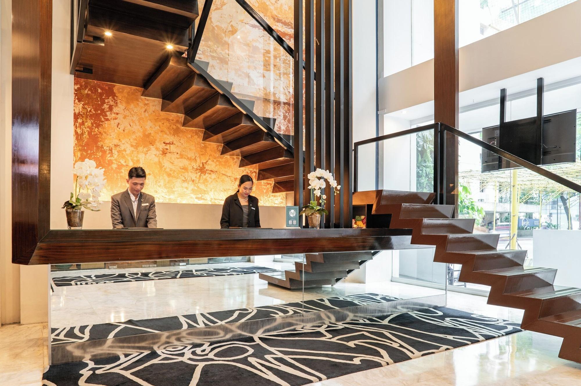 Vista Lobby The Picasso Boutique Serviced Residences