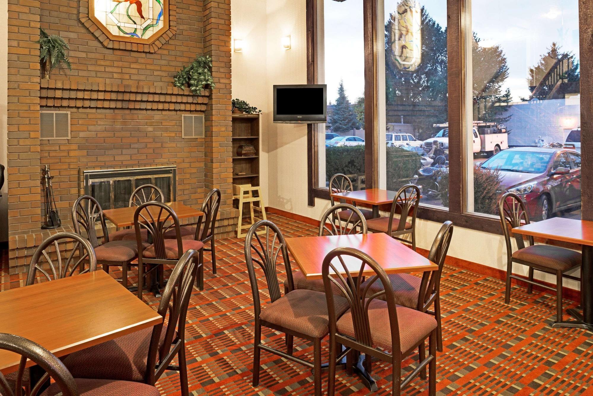 Restaurant Ramada by Wyndham Spokane Valley