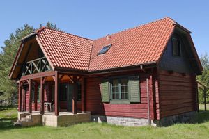 Alquiler Vacacional - Wooden Cottage in Czarny Mlyn With Garden and Barbecue