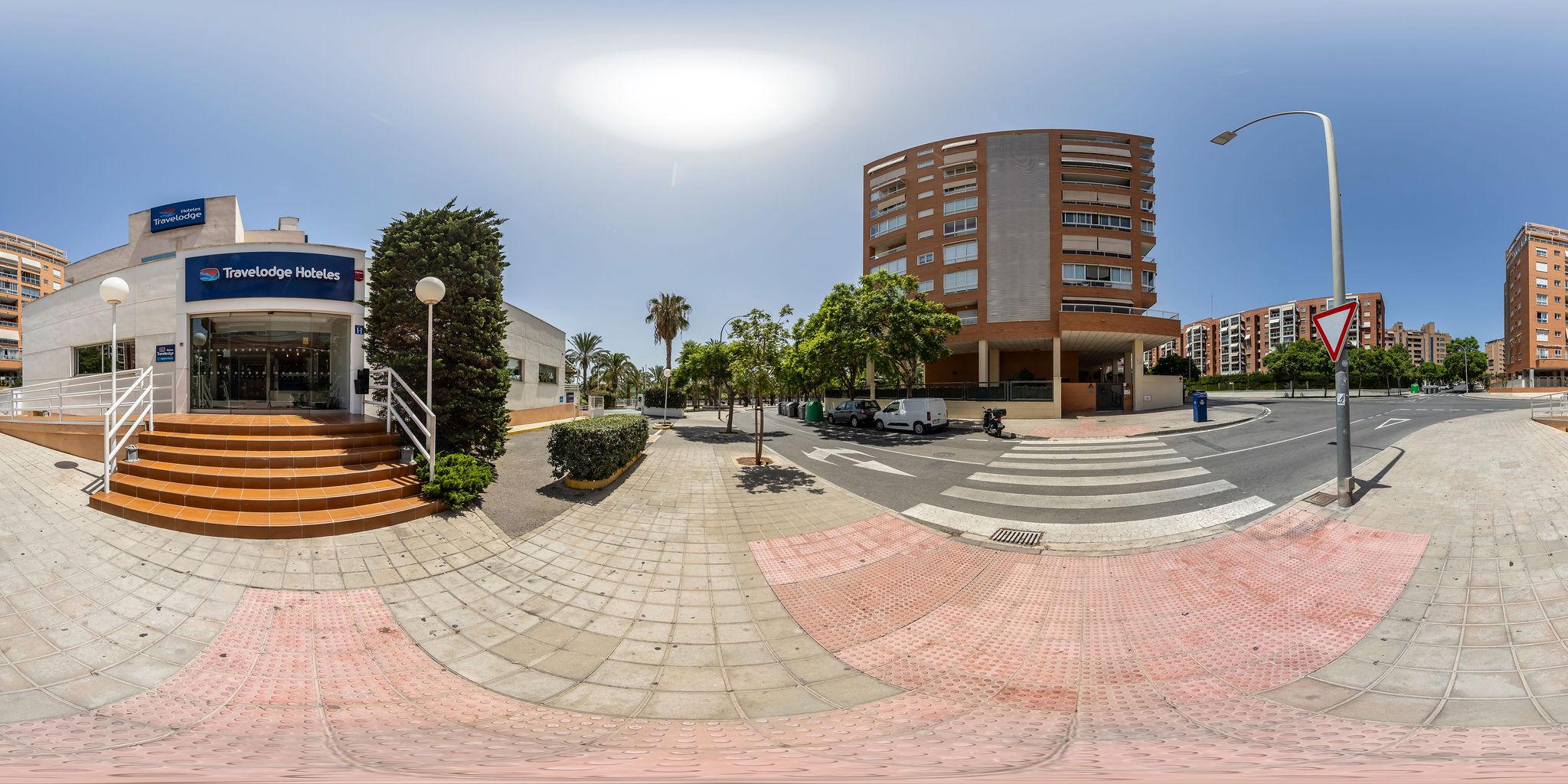 Vista Exterior Travelodge Alicante Puerto