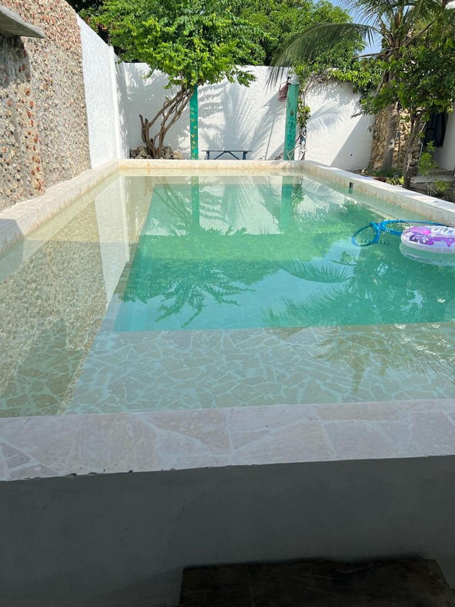 Vista Piscina "room in Lodge - Tr-a4d Hostel Room Near Castillo San Felipe With Pool and Wifi"
