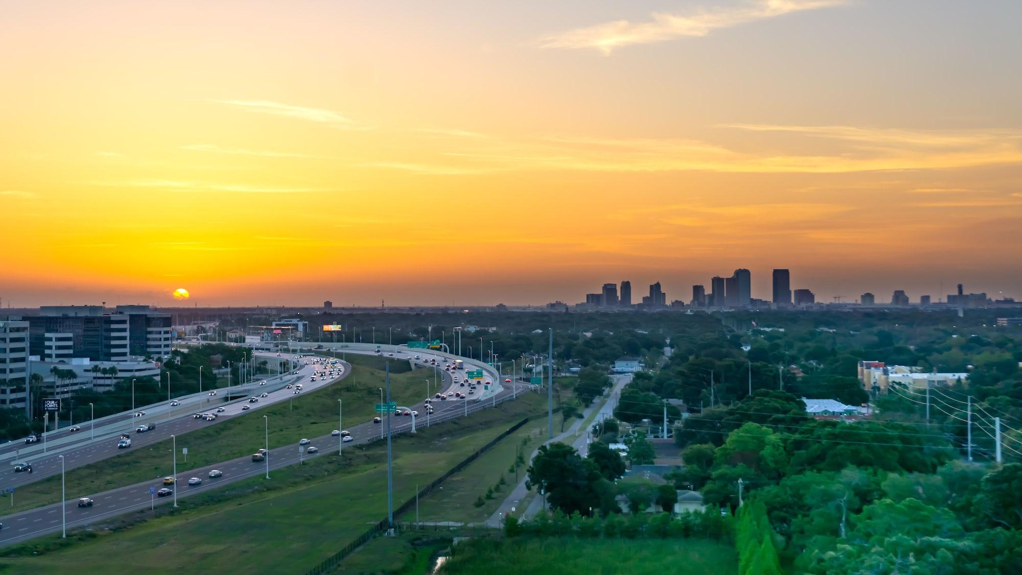 Vista Exterior Embassy Suites by Hilton Tampa Airport Westshore