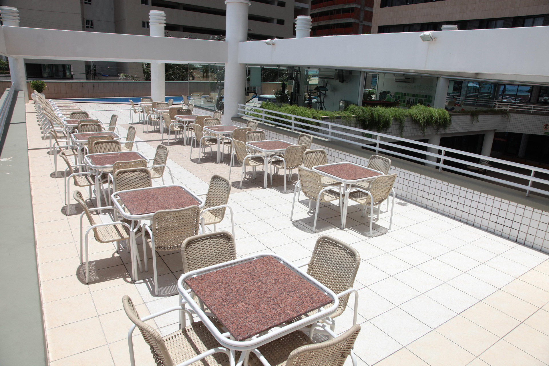 Vista Piscina Holiday Inn Fortaleza by IHG