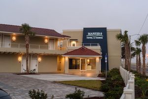 Alojamiento - Marker 8 Hotel & Marina