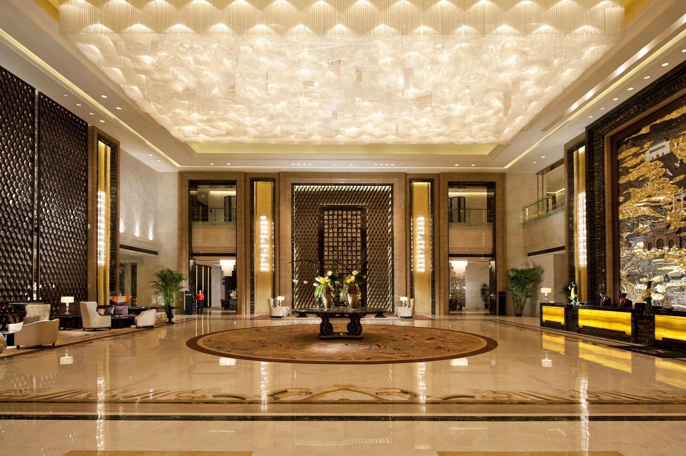 Vista Lobby Hilton Nanjing