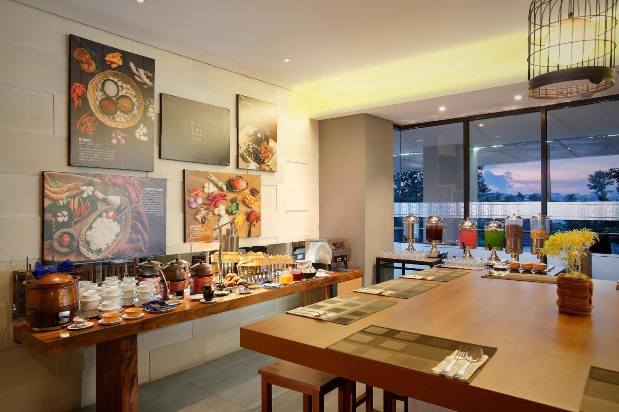 Restaurant BATIQA Hotel Palembang
