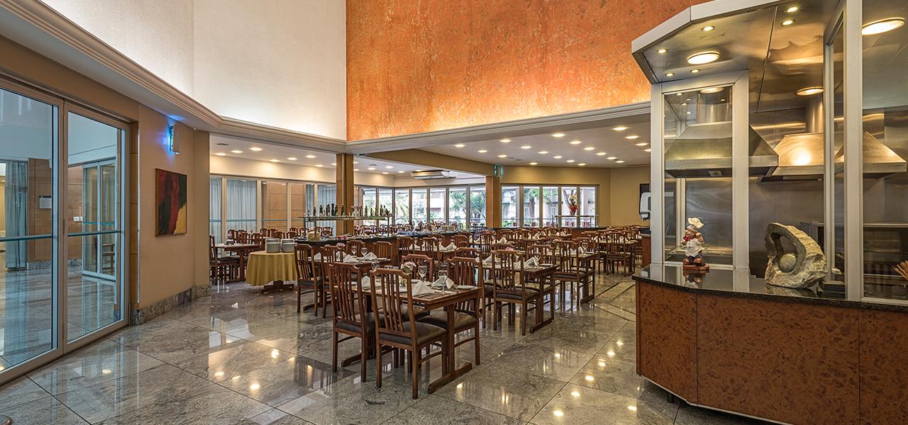 Restaurant Actuall Convention by Summit Hotels