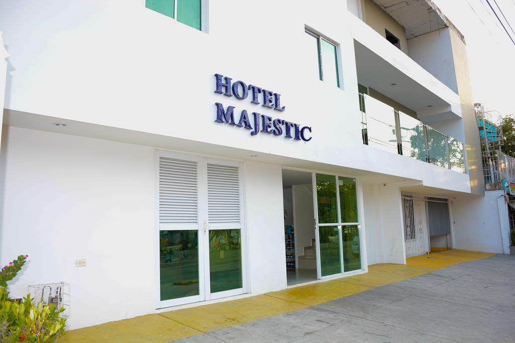 Vista Exterior Hotel Majestic