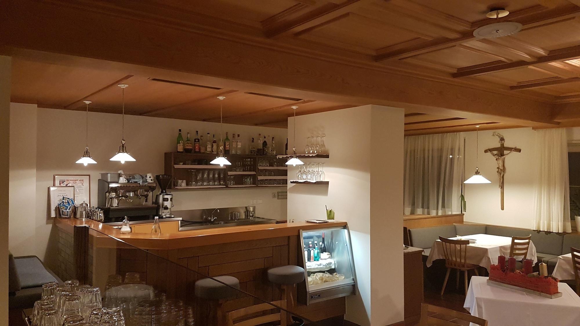 Bar/Salón Pension Hilpold