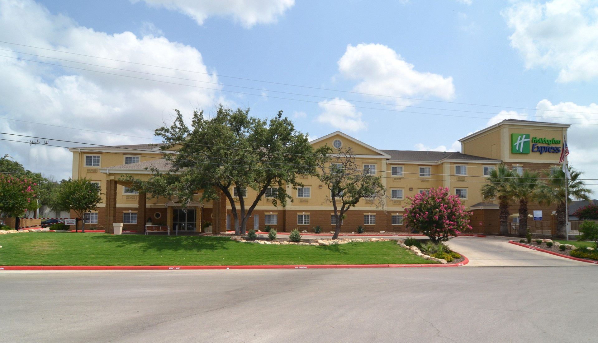 Vista Exterior Quality Inn & Suites San Antonio Airport - Stone Oak