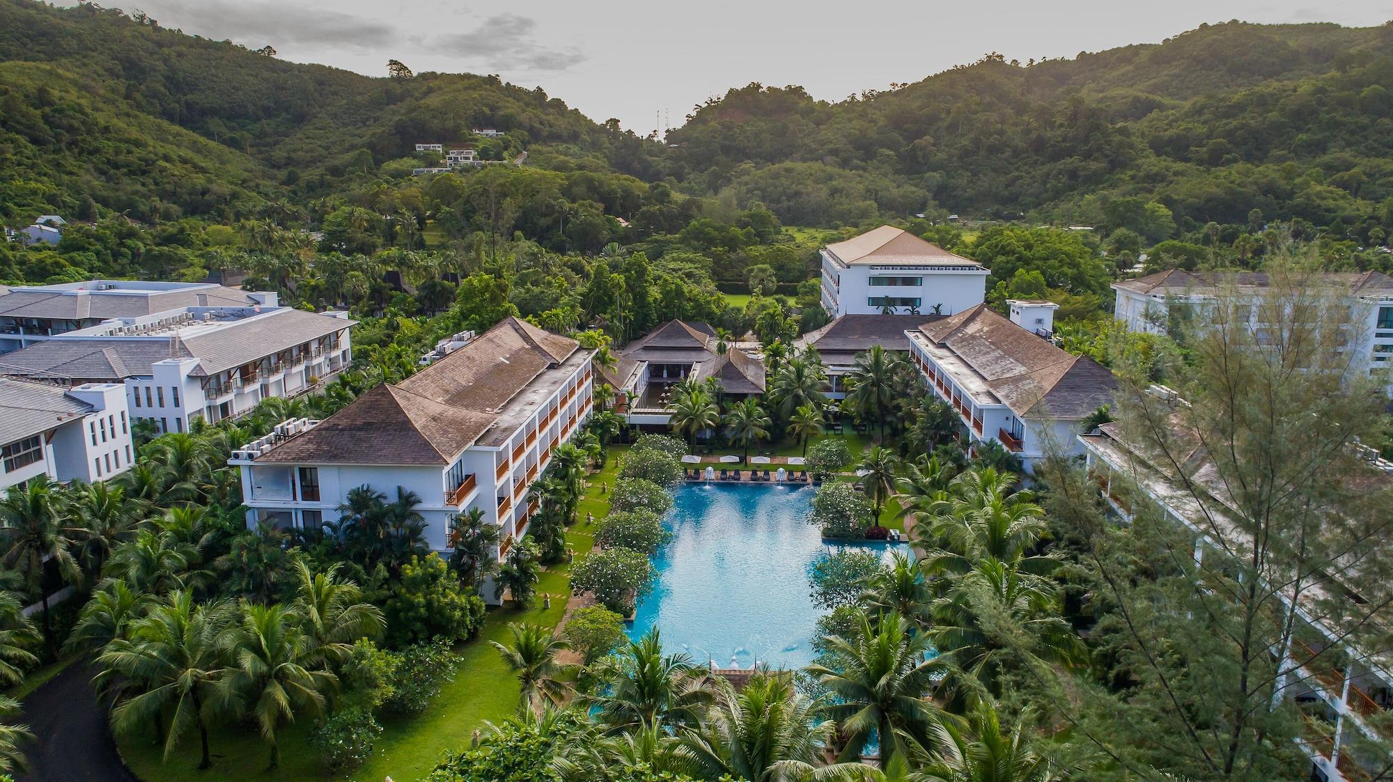 Vista Exterior Naithonburi Beach Resort